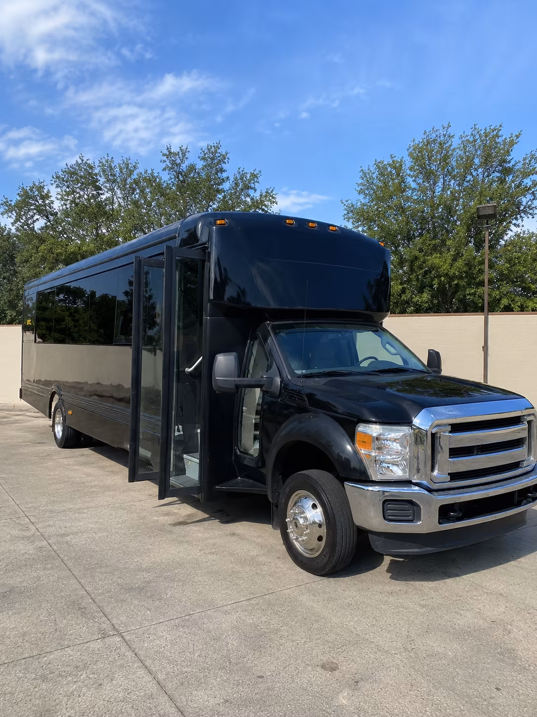 athens 20 passenger party bus