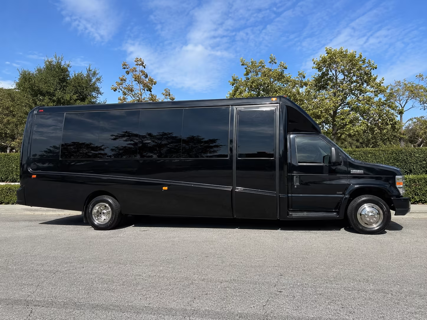 concert bus rentals for groups traveling to atlanta shows from athens