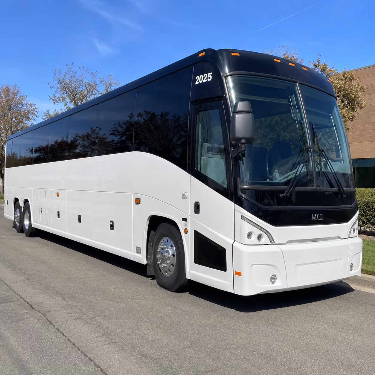 warehouse and distribution group shuttles along athens industrial corridors